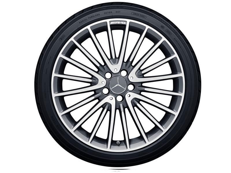 Jante AMG GLA 156 - 8 J x 20 pouces ET 43,5 Multibranches Gris titane