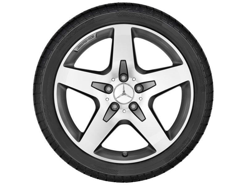 Jante AMG GLA W156 - 7 J x 18 pouces ET 46 - Finition naturel brillant gris titane