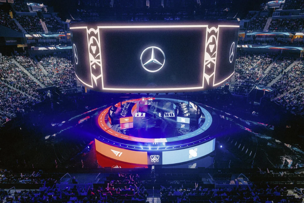 Mercedes-Benz et League of Legends célèbrent le début de Worlds 2023
