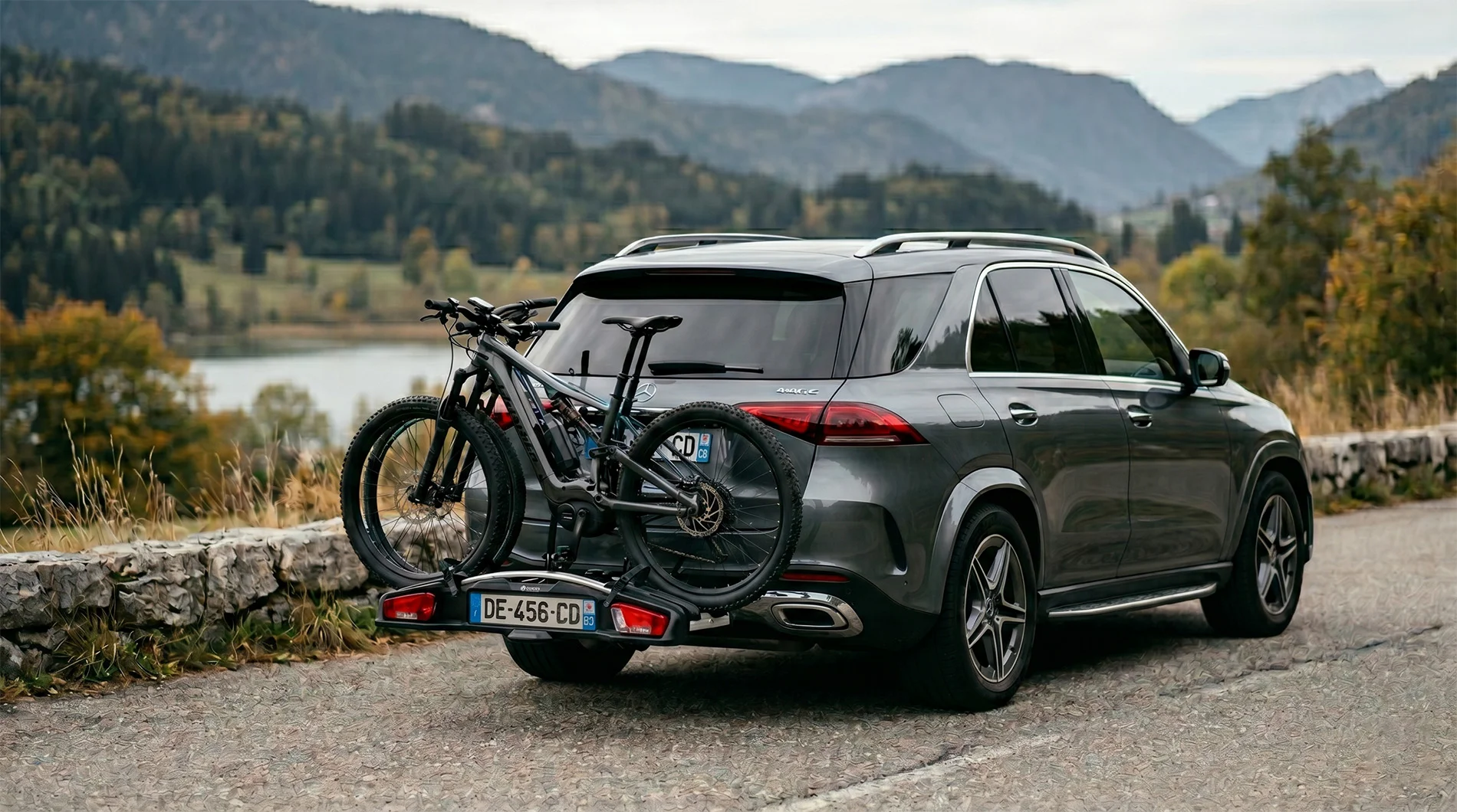 Porte-vélos Mercedes : attelage ou toit, quelle solution choisir pour vos vélos électriques ?
