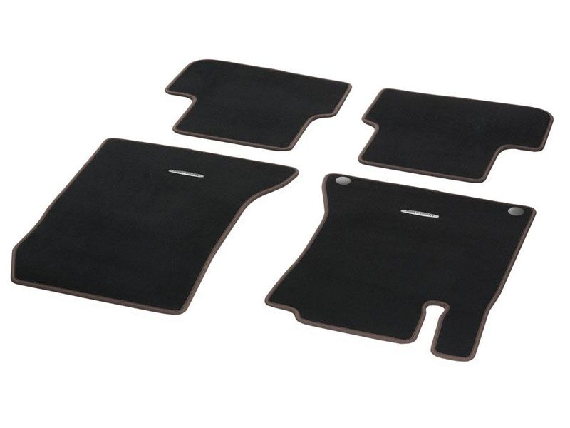 Jeu 4 Tapis Velours Noir & Marron Noix CLA W117
