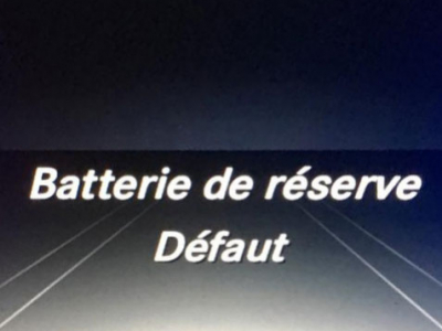 Résolution problème : Batterie de réserve Défaut sur Mercedes-Benz